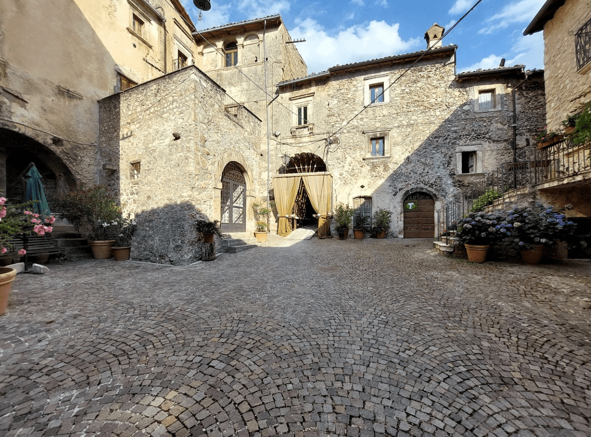 Castelvecchio Calvisio — photo 4