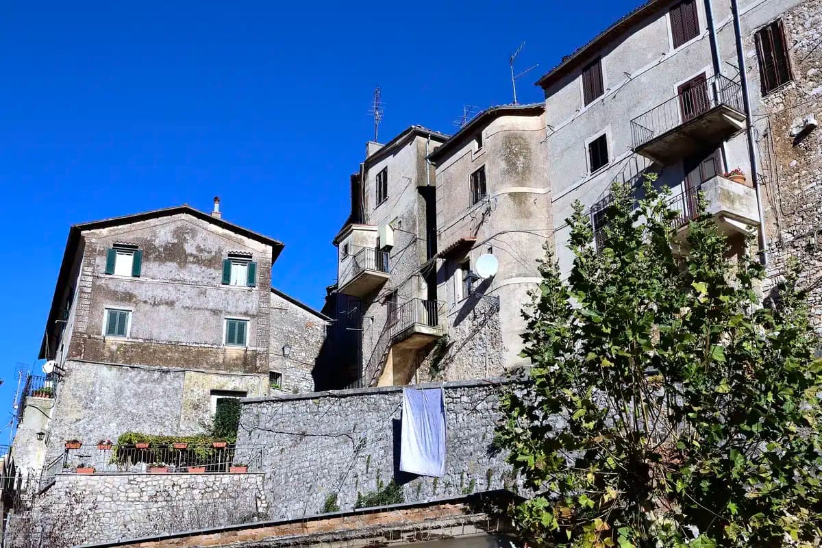 Bassiano — photo 3
