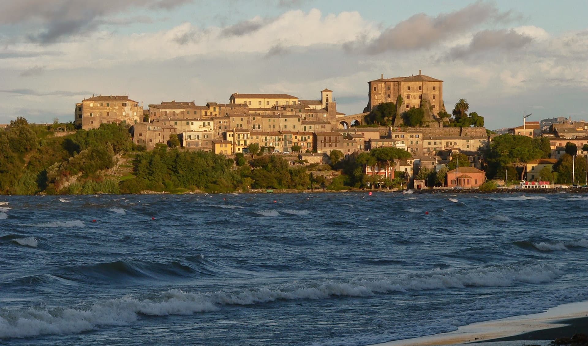 Capodimonte — photo 2