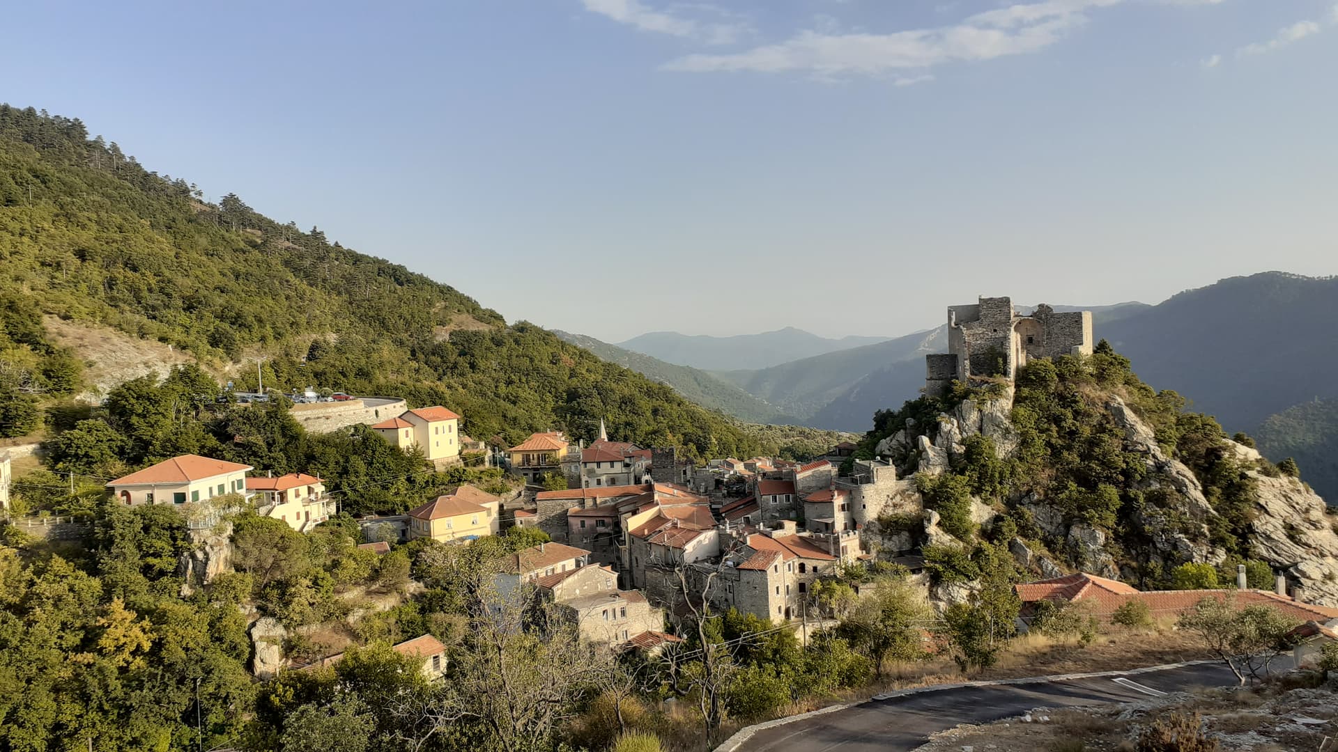 Castelvecchio di Rocca Barbena