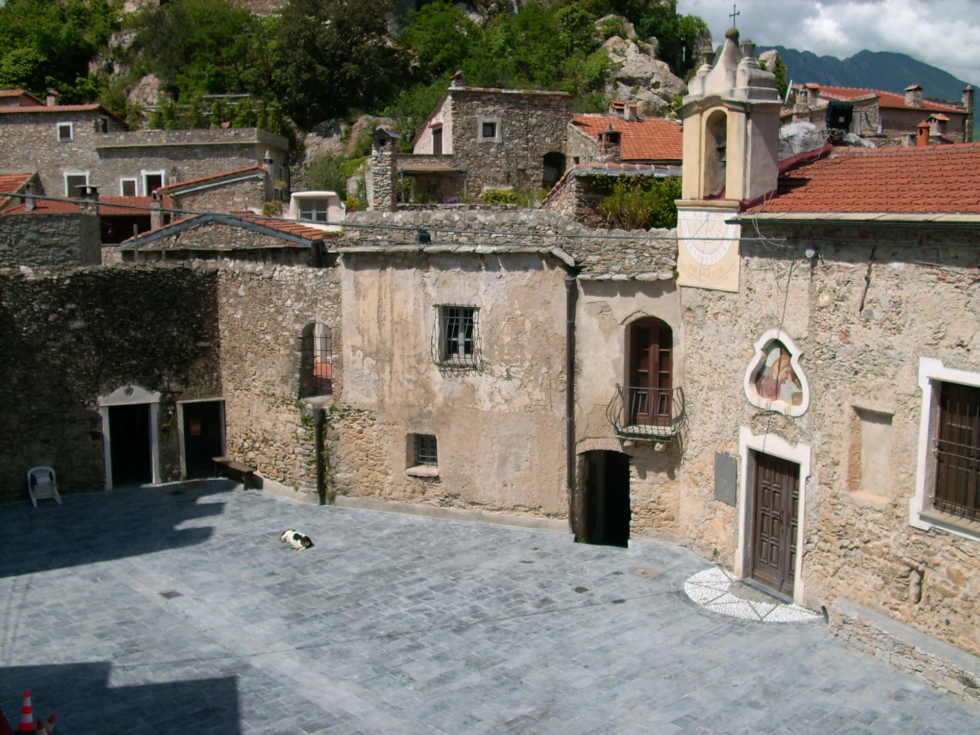 Castelvecchio di Rocca Barbena — photo 2