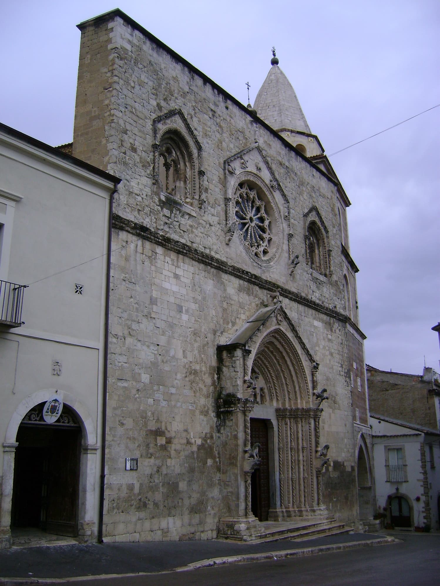 Larino — photo 2
