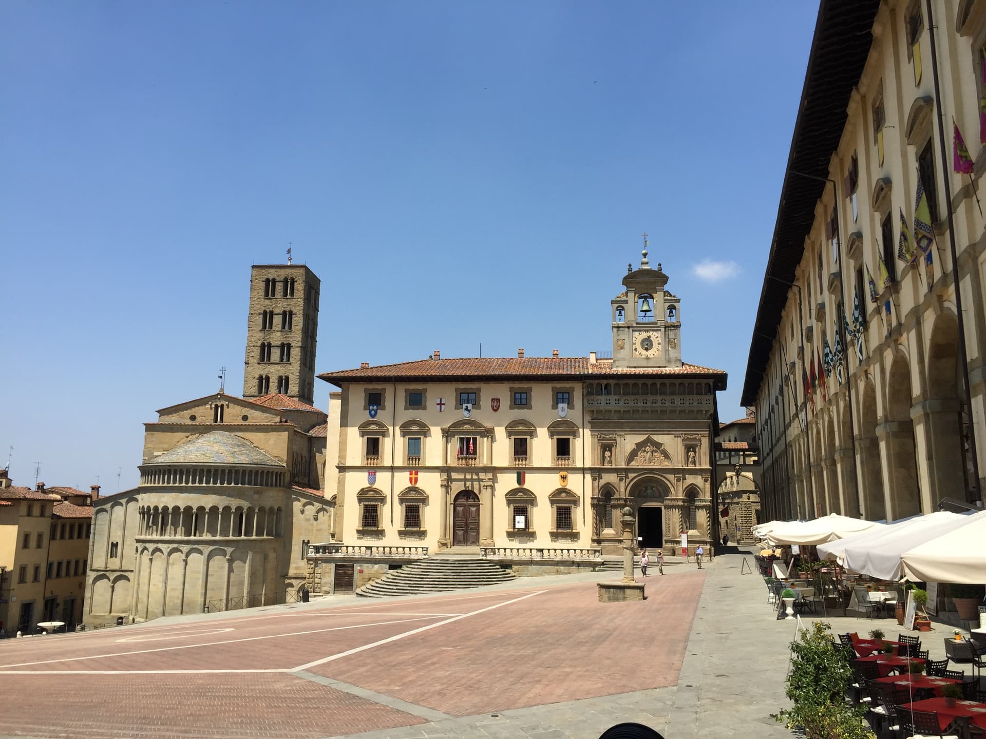 Arezzo — photo 1