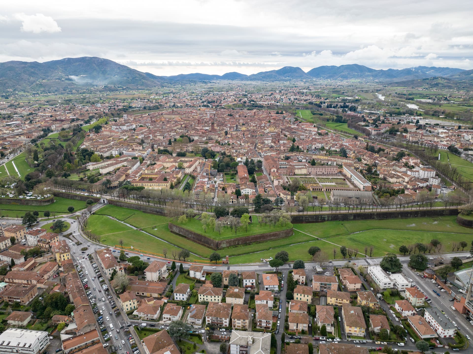 Lucca — photo 2