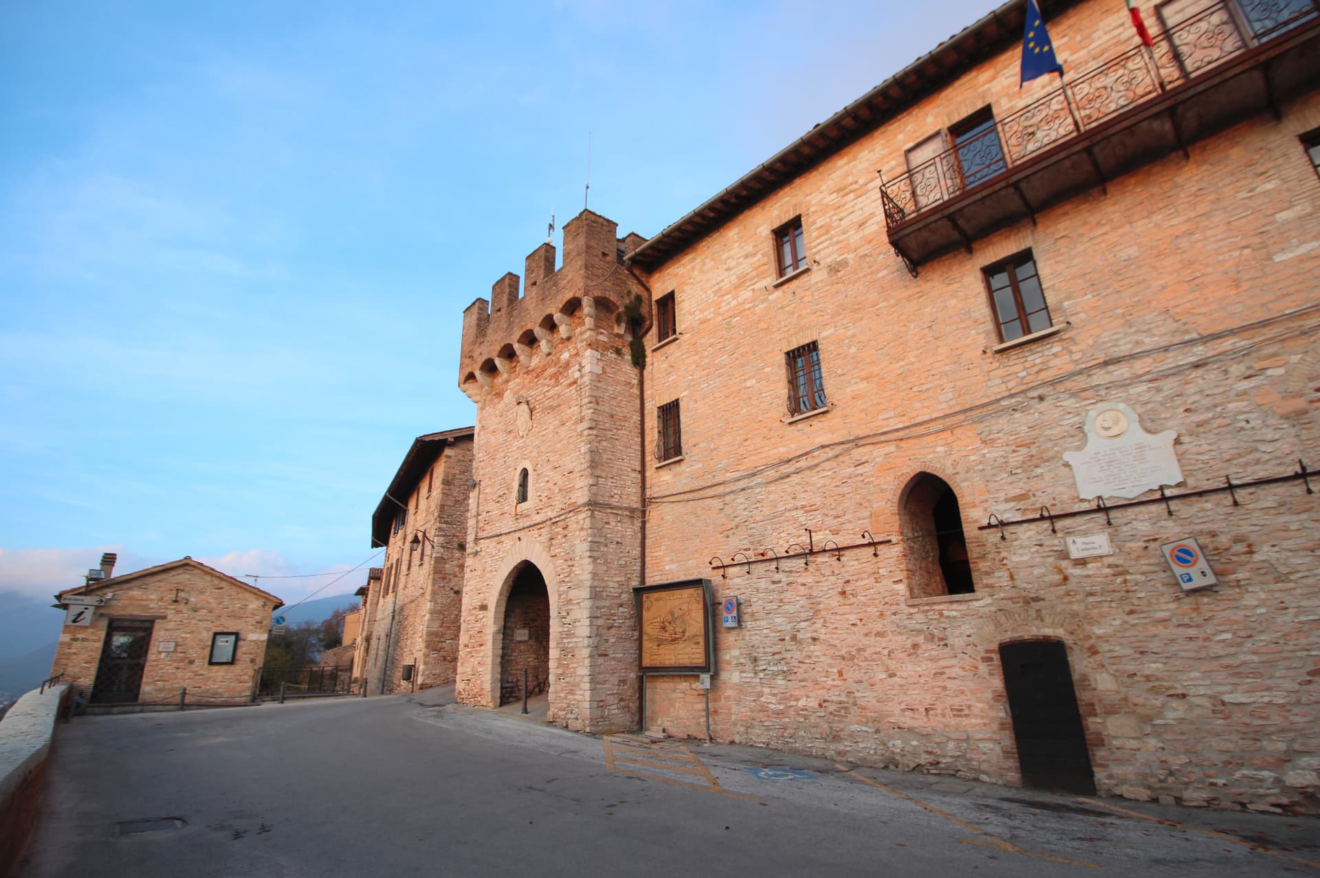 Fossato di Vico — photo 3